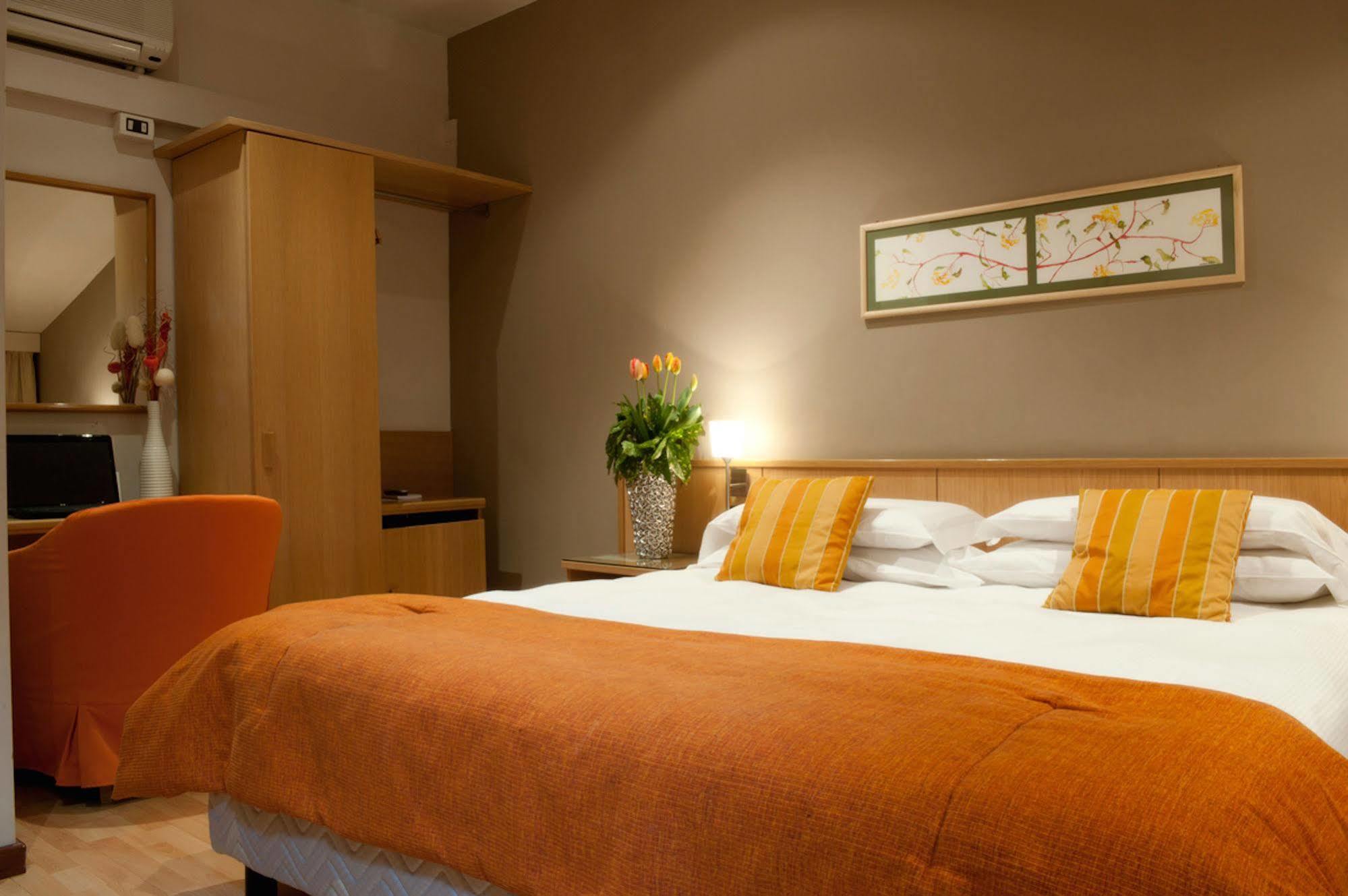 Hotel Due Pini Formigine Eksteriør billede